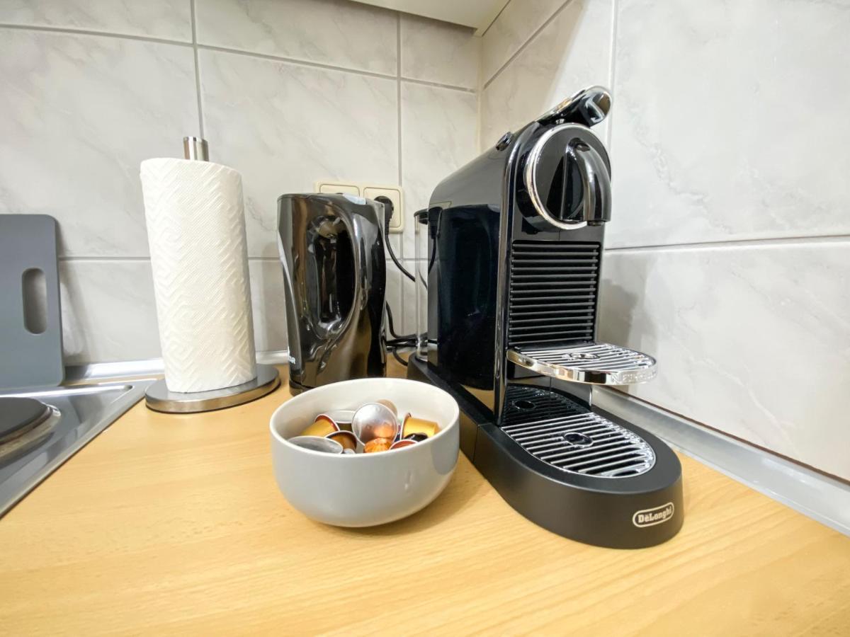 Wohlfuehl-Apartment Mit Kostenfreier Tiefgarage, Wifi & Terrasse Lipsia Esterno foto