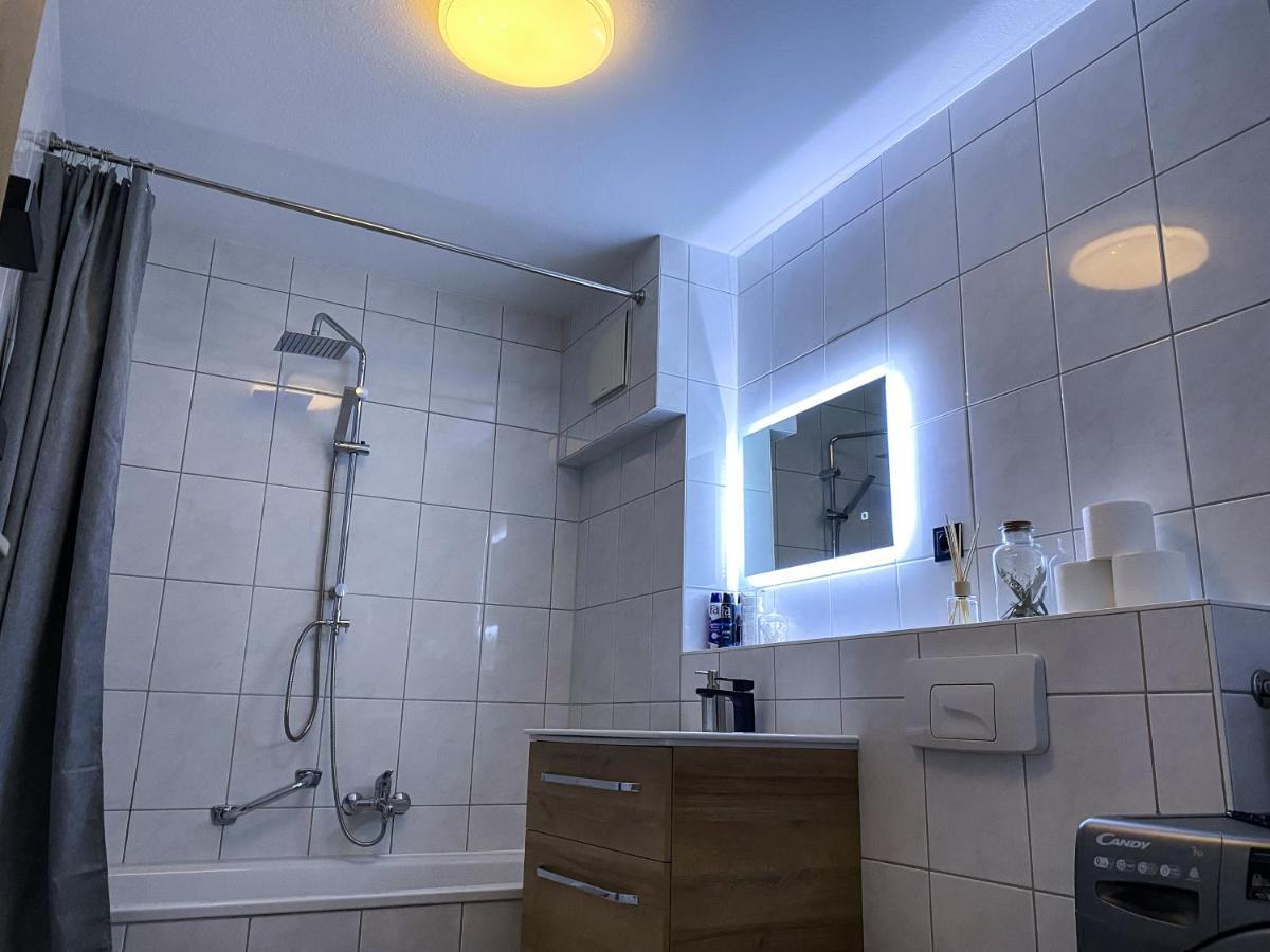 Wohlfuehl-Apartment Mit Kostenfreier Tiefgarage, Wifi & Terrasse Lipsia Esterno foto