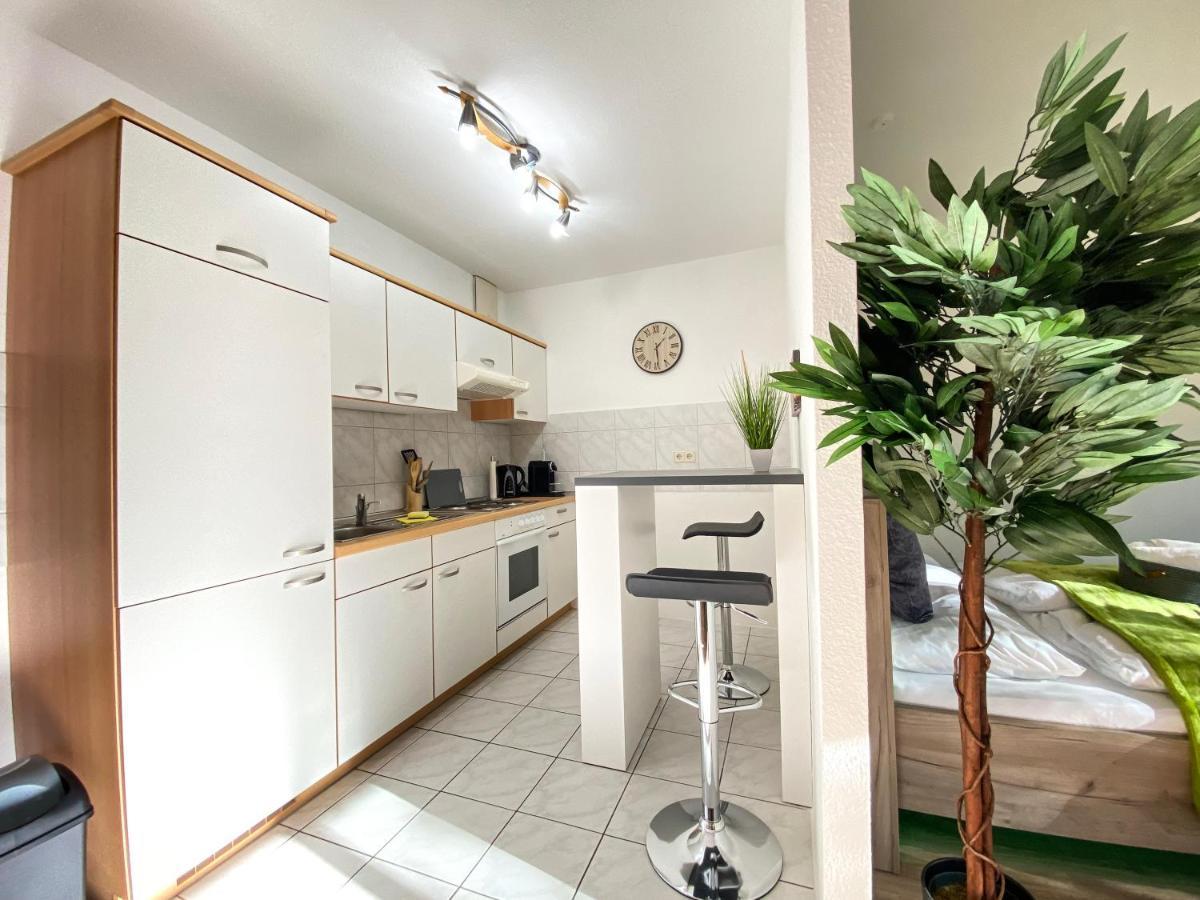 Wohlfuehl-Apartment Mit Kostenfreier Tiefgarage, Wifi & Terrasse Lipsia Esterno foto