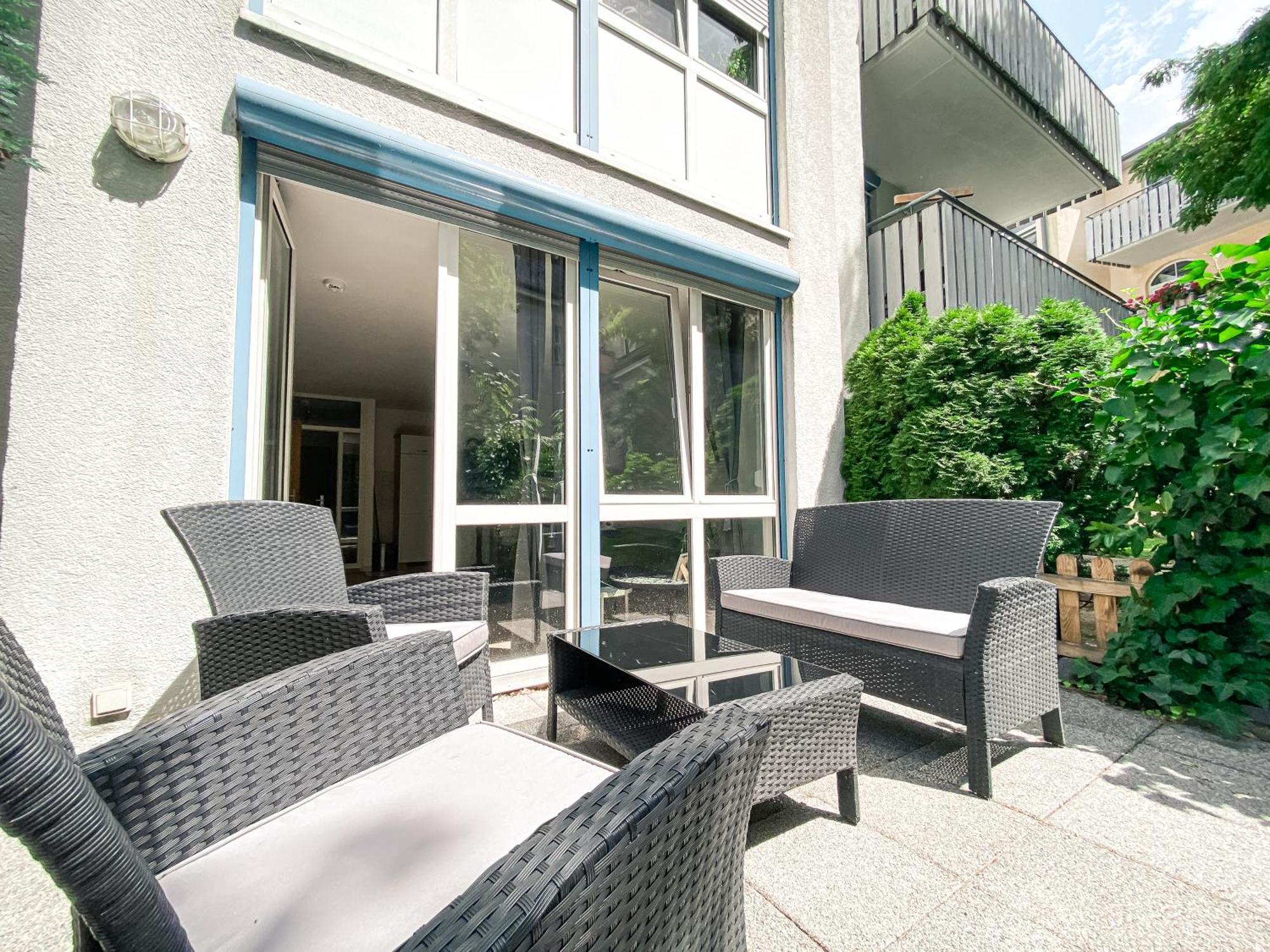 Wohlfuehl-Apartment Mit Kostenfreier Tiefgarage, Wifi & Terrasse Lipsia Esterno foto